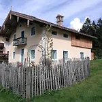 Chalé Beim Waicher Chalets & Suiten Zwischen Salzburg Und Chiemsee Ruhpolding