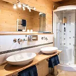 Dağ evi Beim Waicher Chalets & Suiten Zwischen Salzburg Und Chiemsee *
